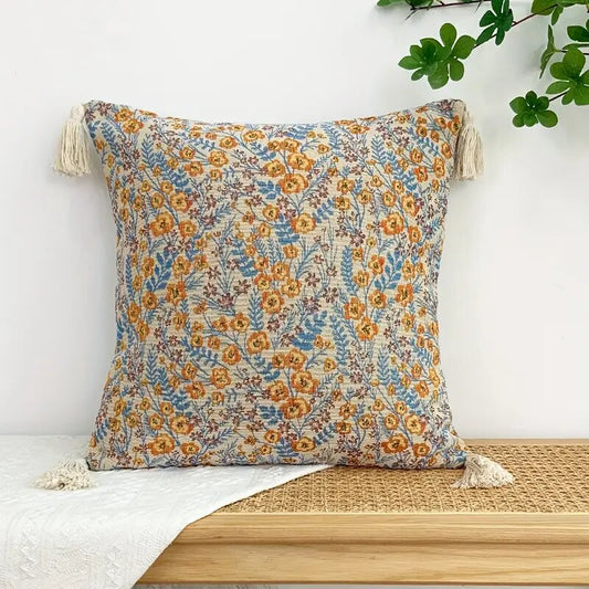 Funda de cojín mini flor mostaza, tejido premium Jacquard.