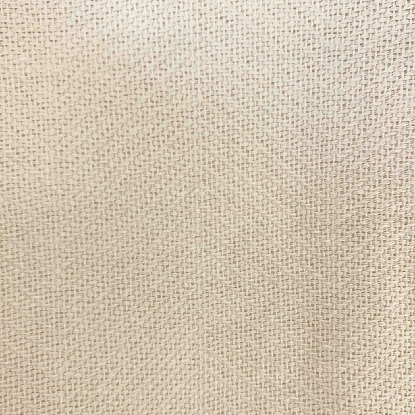 Colcha multiusos para sofá ou cama com franjas. Cor esbranquiçada natural.