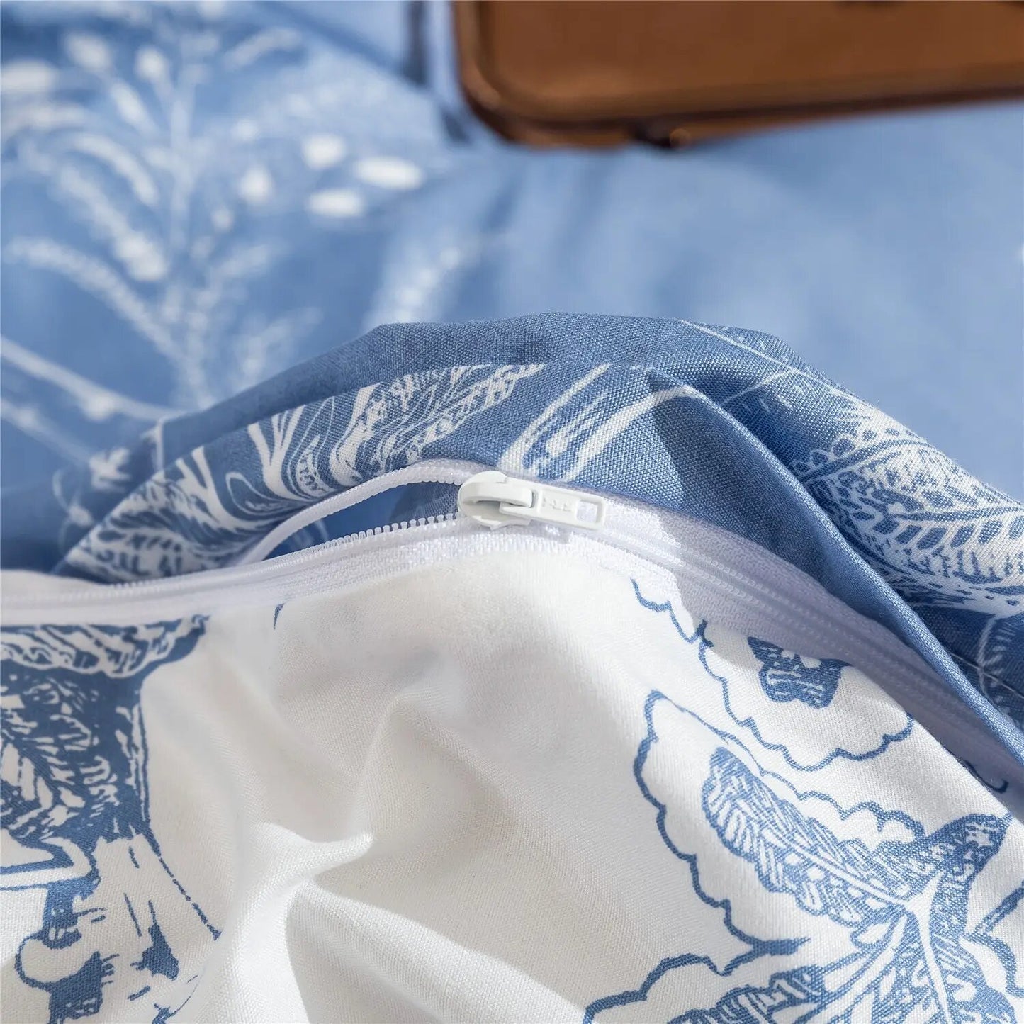 Funda Nórdica Flores Azul y Blancas, tacto suave.