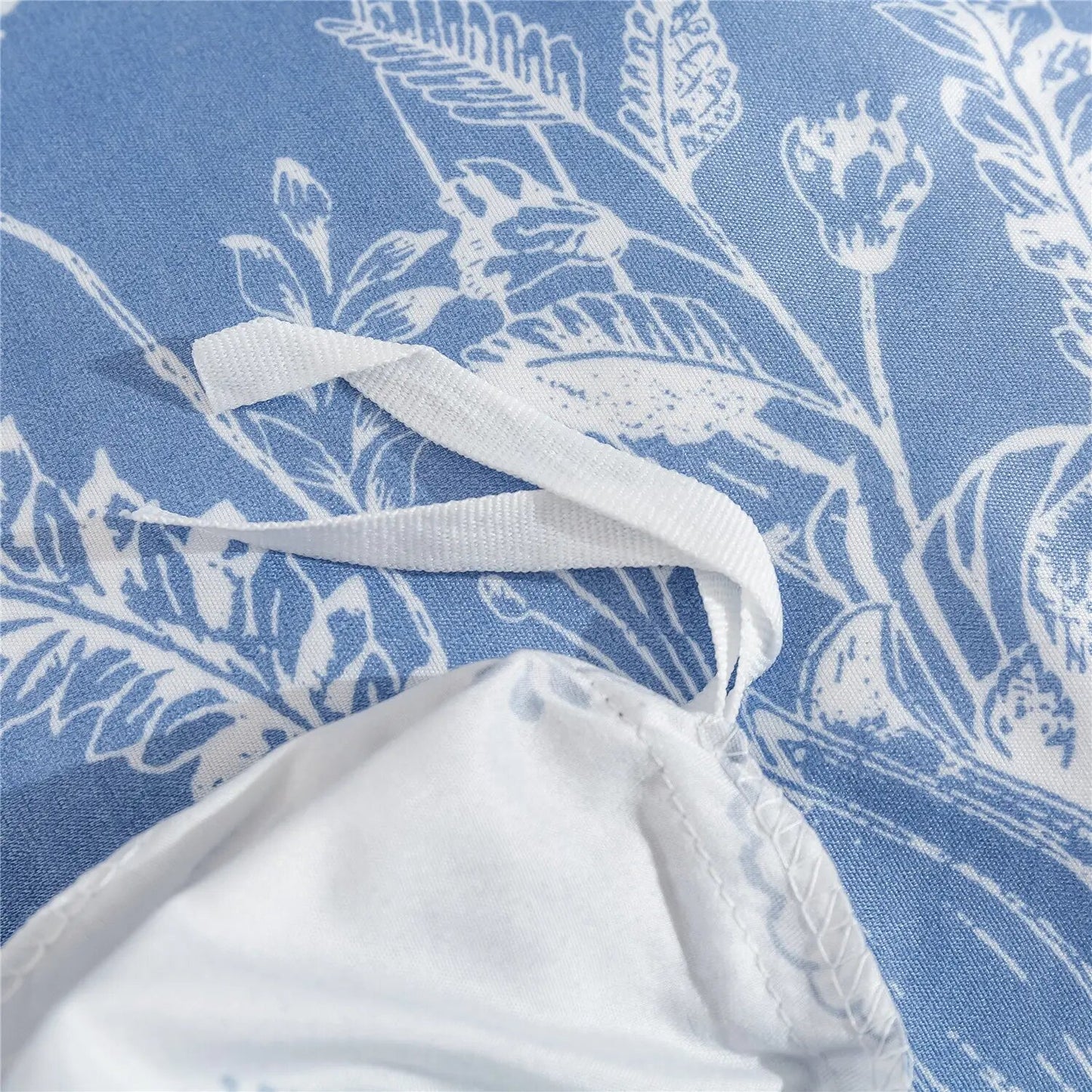 Funda Nórdica Flores Azul y Blancas, tacto suave.