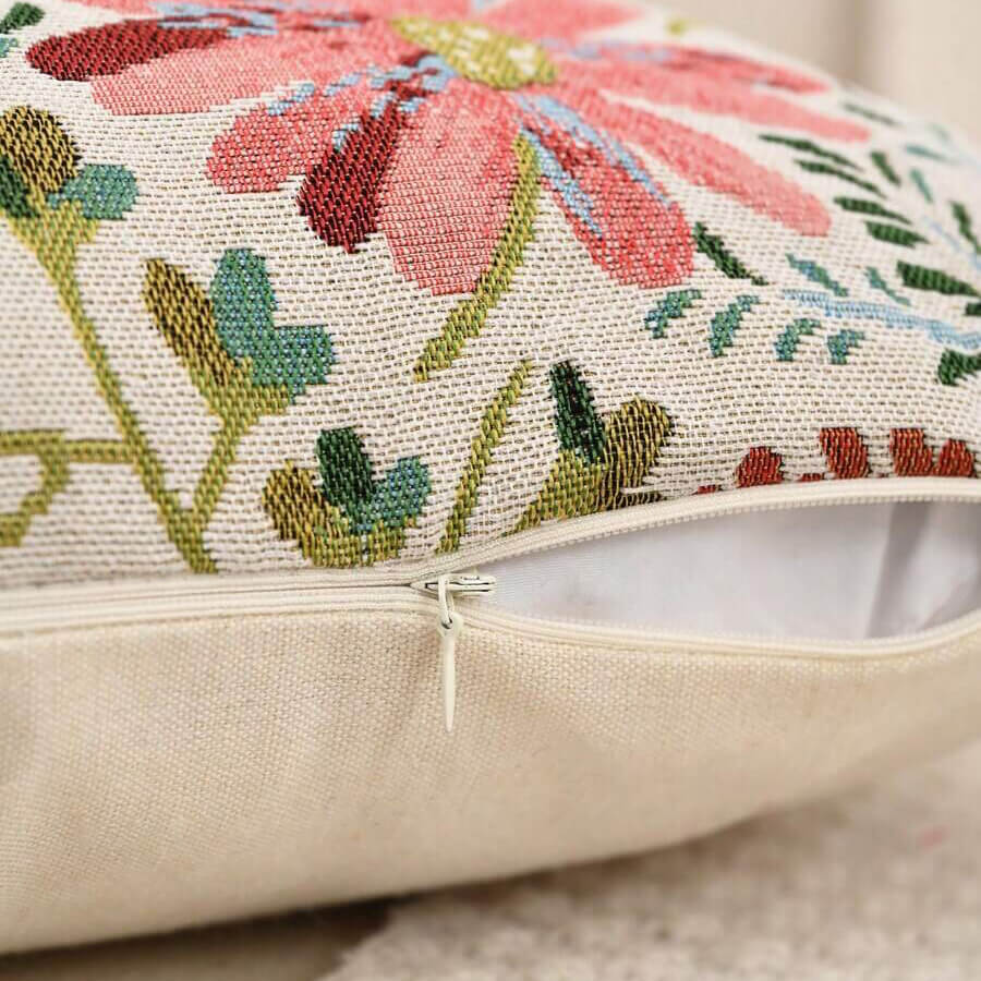 Funda de cojín flores rosa y hojas verdes, tejido premium Jacquard.