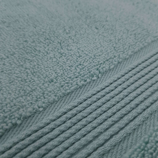 Toalha de banho 100% Algodão Zero Twist. Cor azul água-marinha.