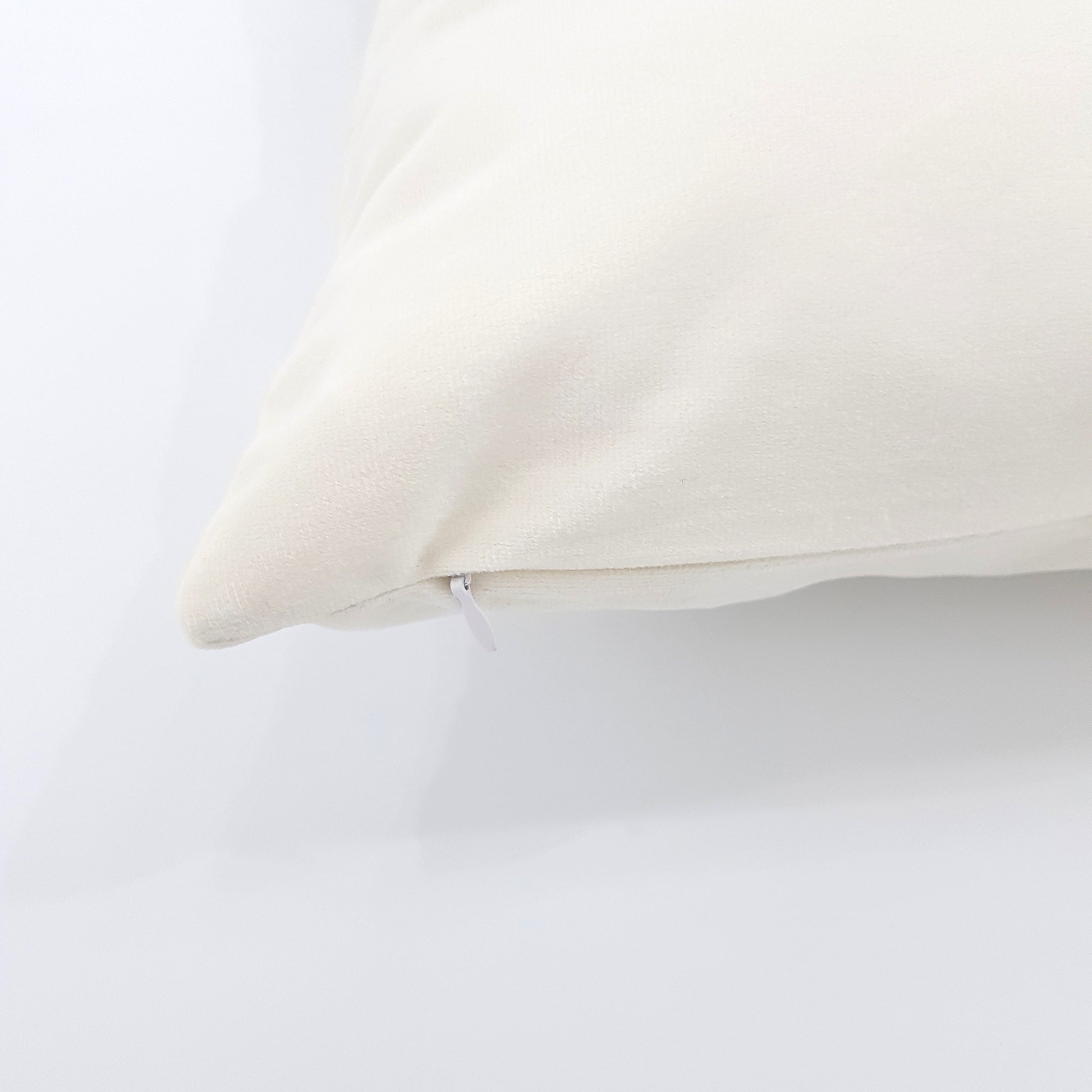 Funda de cojín terciopelo. Color blanco roto. - Oma Home