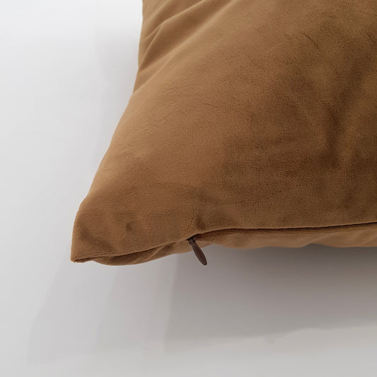 Funda de cojín terciopelo. Color marrón. - Oma Home