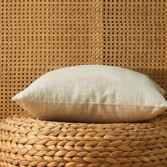 Capa de almofada em linho e algodão natural. Cor bege.