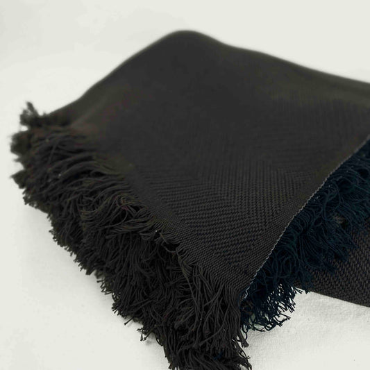 Colcha Multiuso. Cor marron.