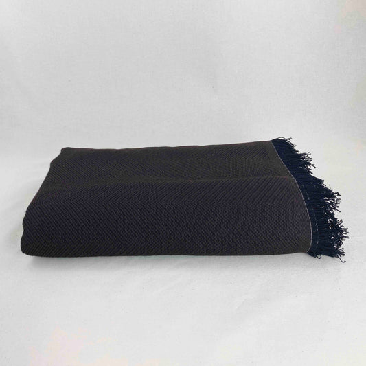 Colcha Multiuso. Cor marron.