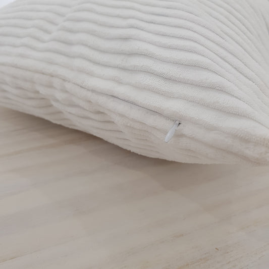 Funda de cojín franjas pelo corto. Color blanco. - Oma Home