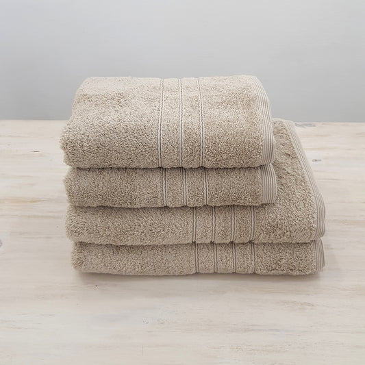 Toalla de baño 100% Algodón Egipcio. Color beige. - Oma Home