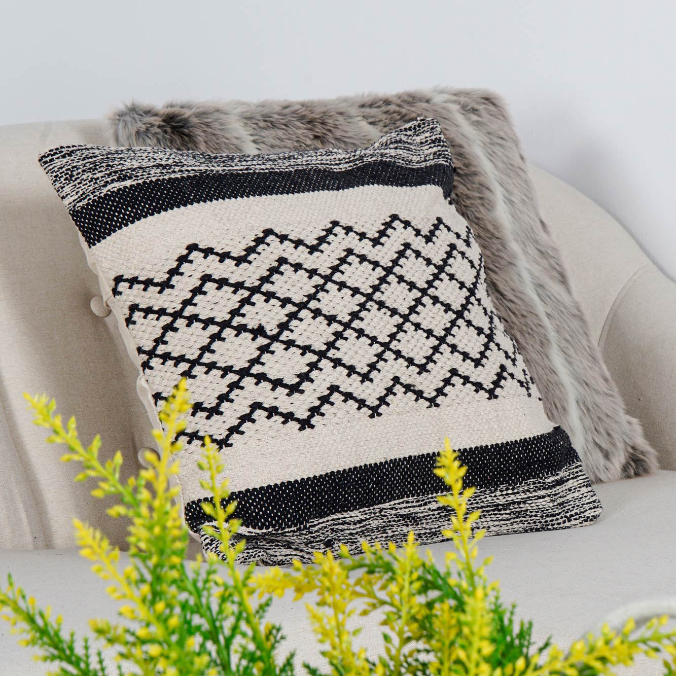 Funda de cojín diseño étnico de rombos. - Oma Home